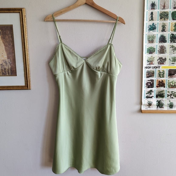 Sunday Best Rae V-neck slip dress - Picture 4 of 9